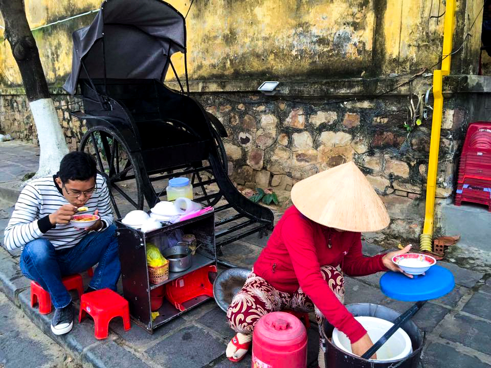 Gánh hàng rong Hội An