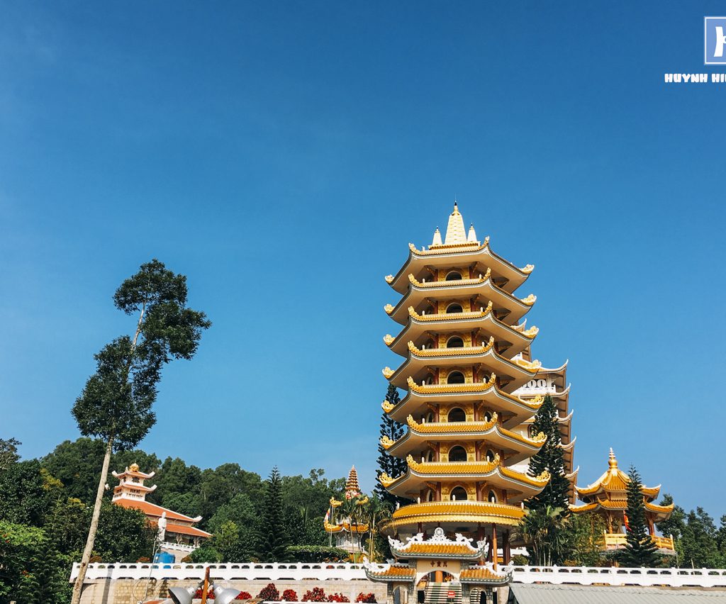 Bảo tháp chùa Vạn Linh
