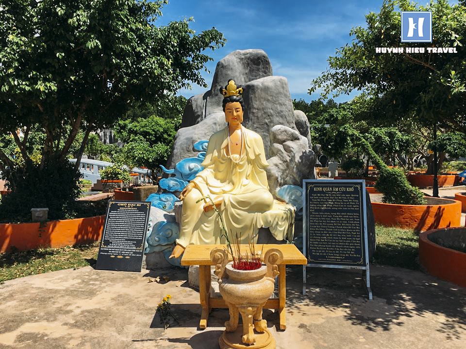 Tượng Phật bà mẹ Nam Hải