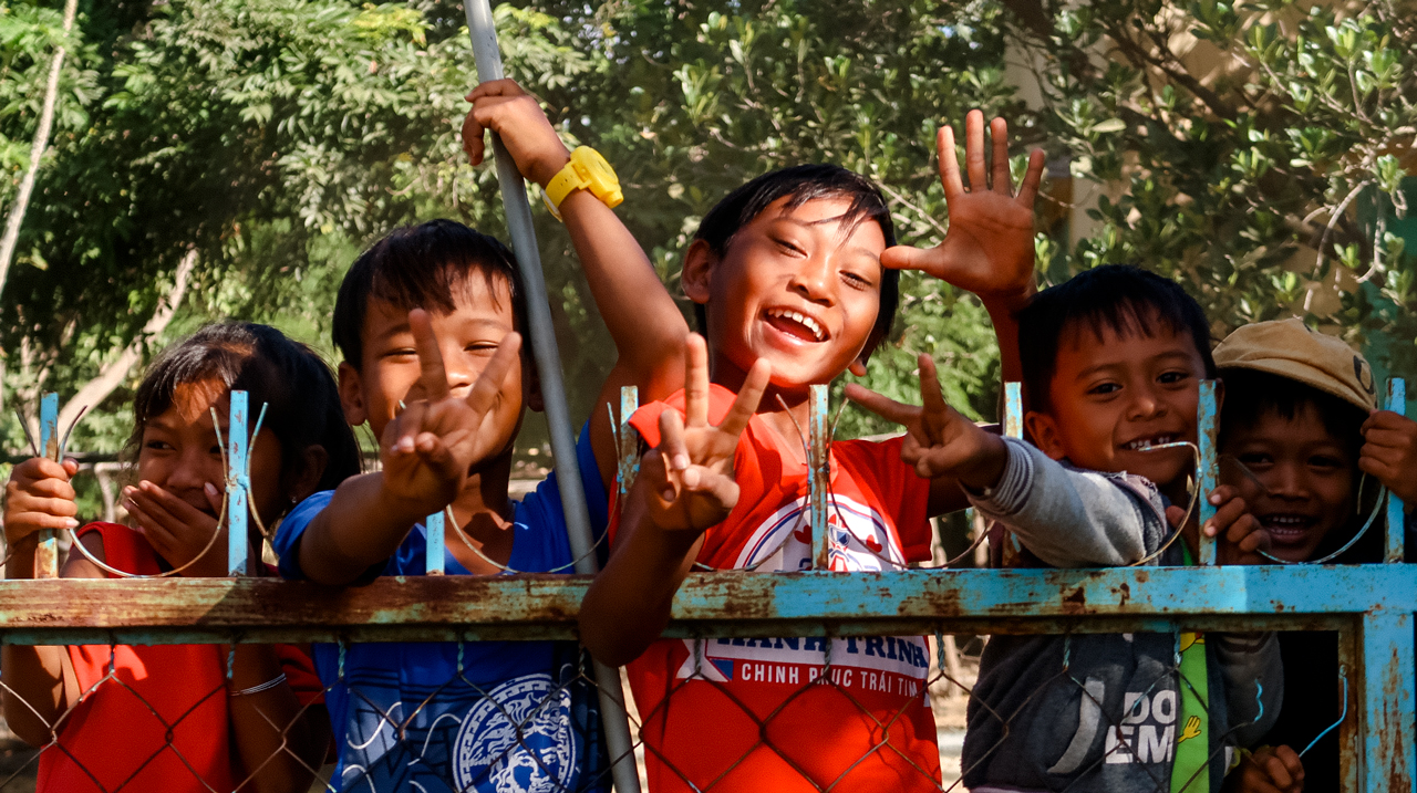 Những nụ cười hớn hở của em nhõ thôn Rã Giữa xã Phước Trung huyện Bác Ái Ninh Thuận